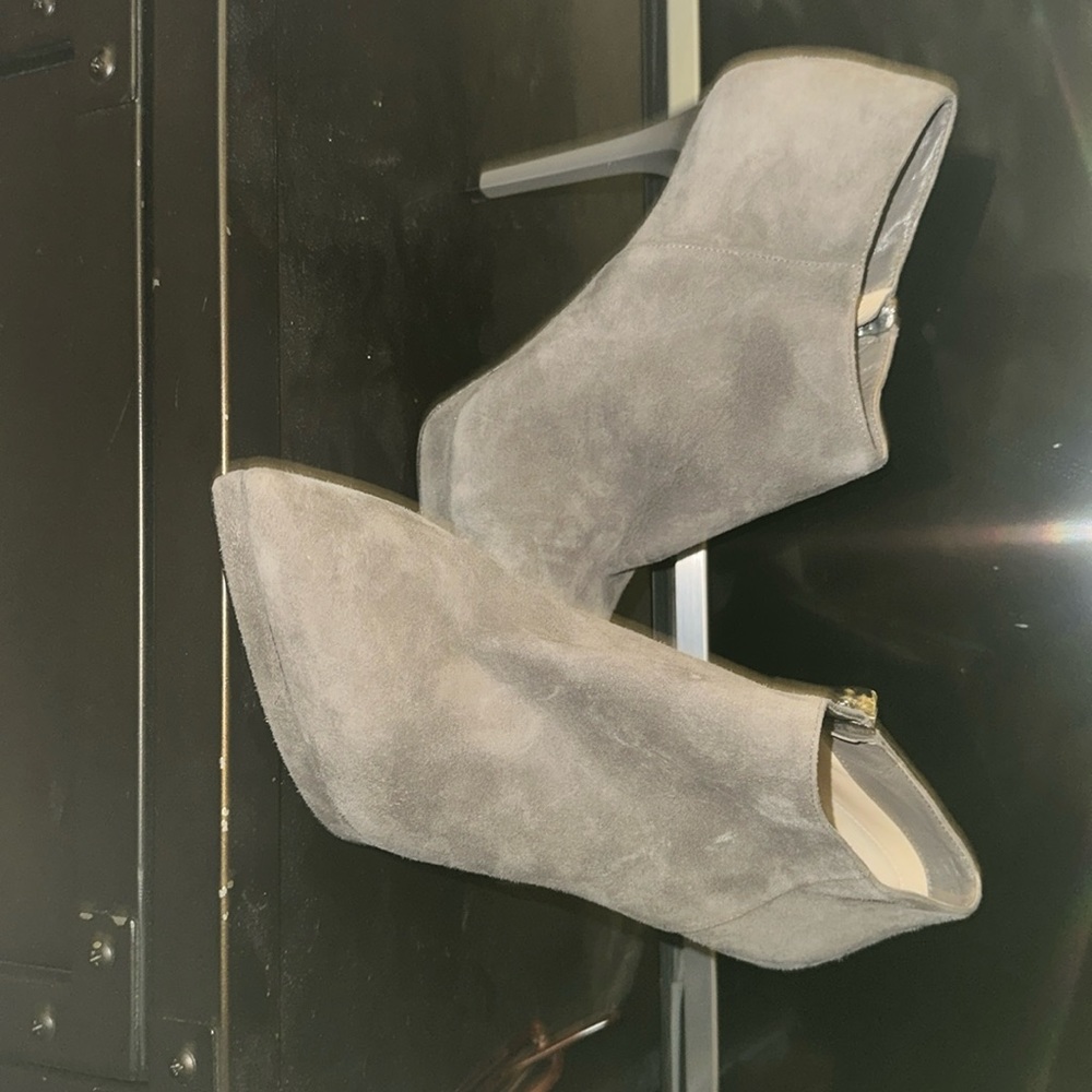 JIMMY CHOO Closed-toe Heels